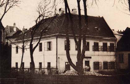 Das ehemalige Siechenhaus, 1856 aufgestockt, seit 1872 Krankenhaus
(Bild: StAZ, Sign. BA 03/10/8)